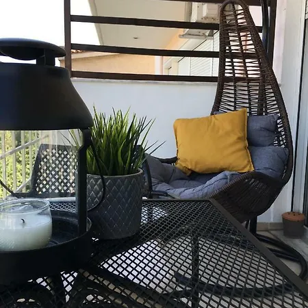 Great View Luxury Living-metro Station Apartment
