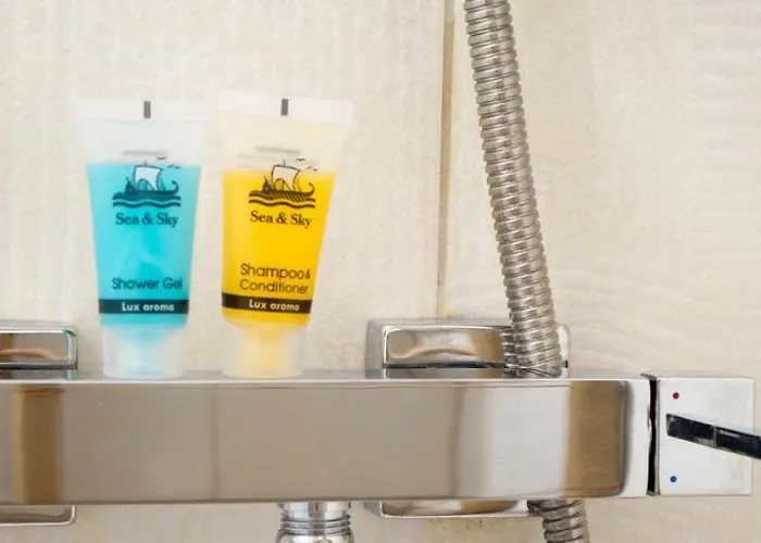 Urban Horizon-metro Station Apartment *