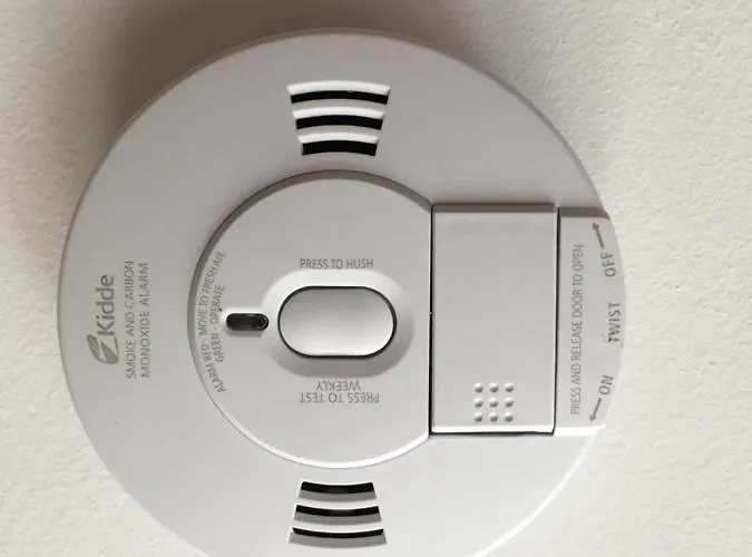 Urban Horizon-metro Station Apartment