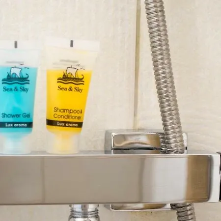 Urban Horizon-metro Station Apartament *